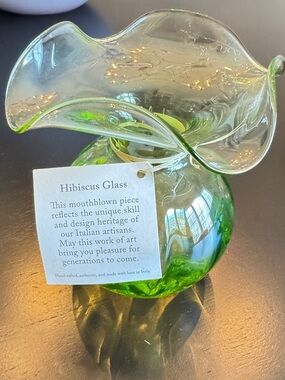 Vietri Green Mouthblown Hibiscus Glass Vase
